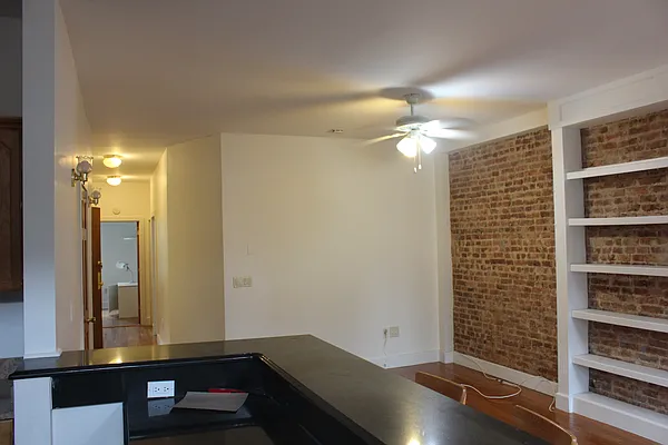 Rented by REMAX Elite | media 3