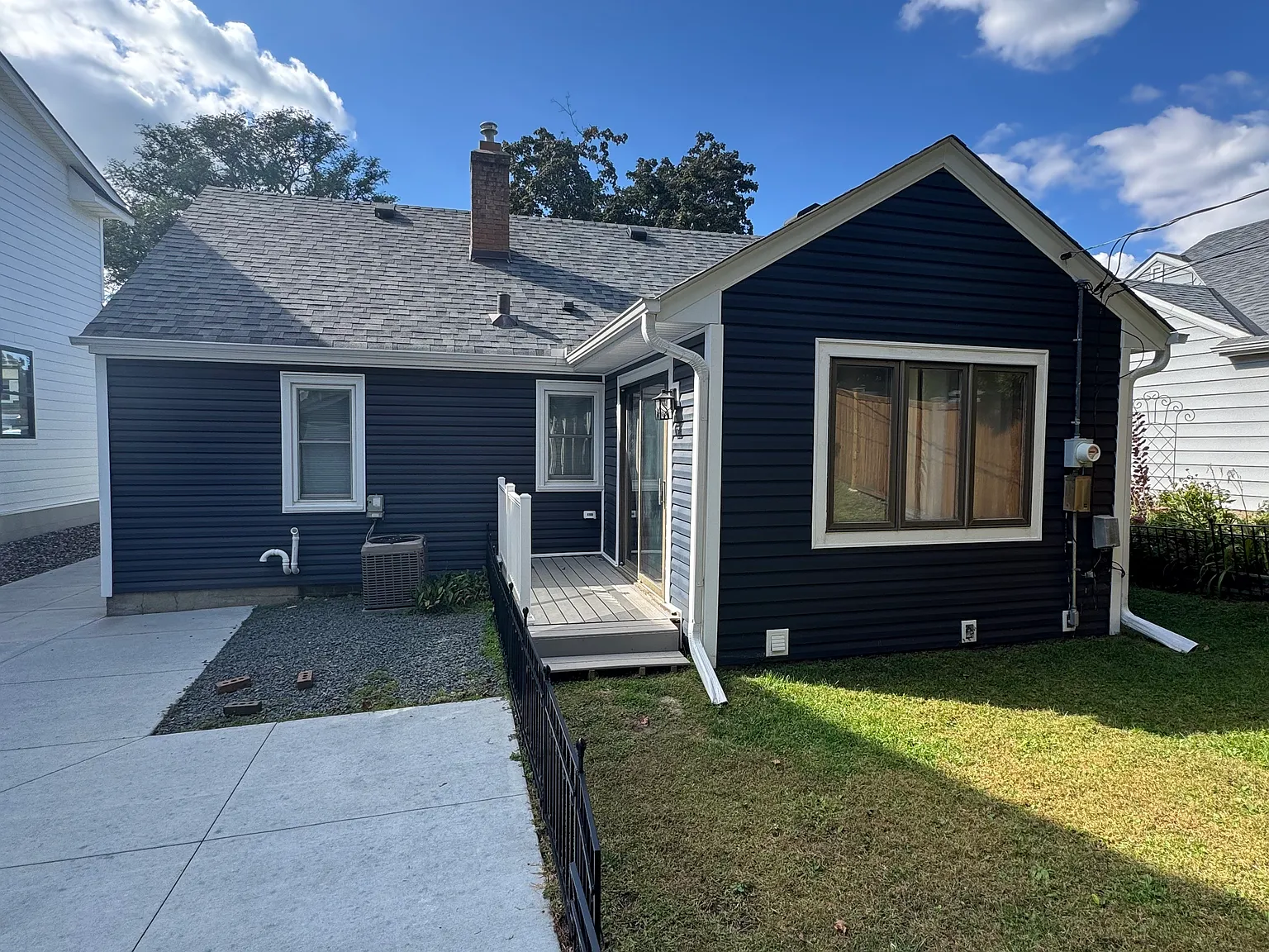 3 bed, 1238 sqft, $2,500 — Photo 4
