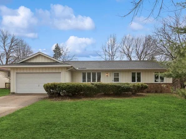 8485 Isle Ave S, Cottage Grove, MN 55016