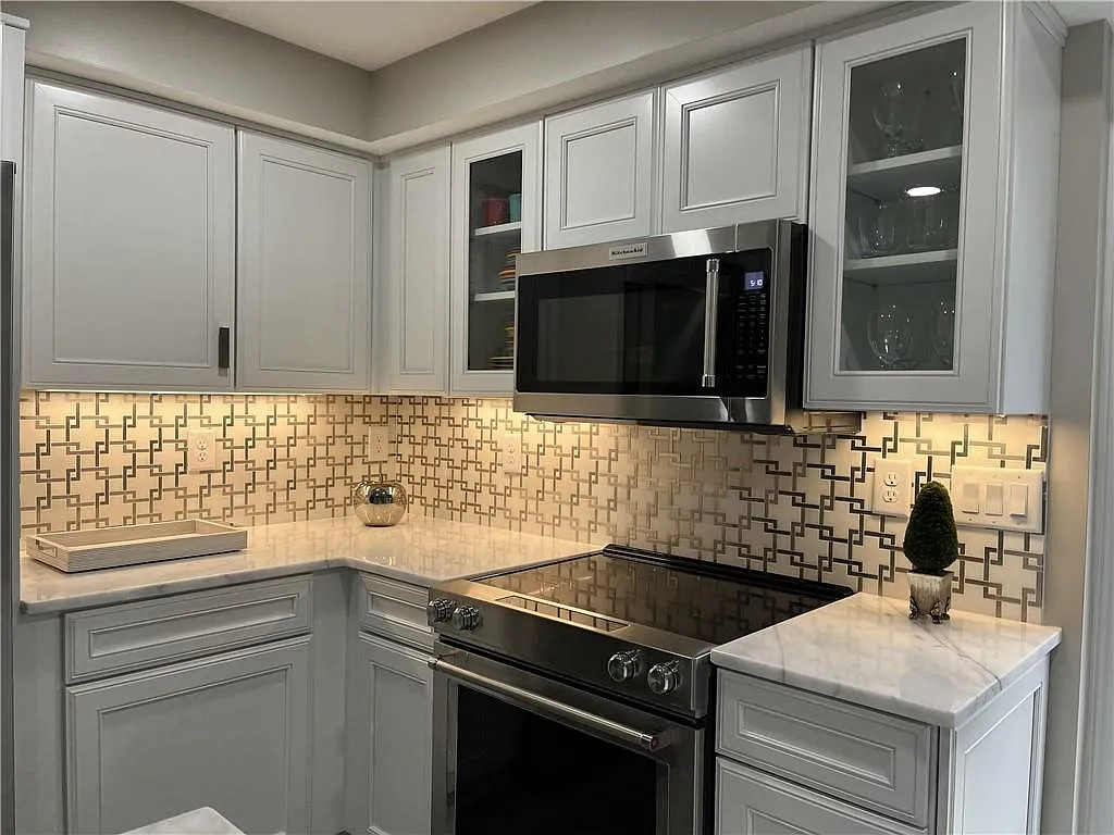 1 bed, 1.0 bath, 2222 sqft, $2,225 — Photo 3