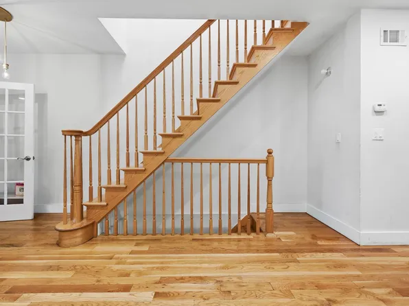 918 East 32nd Street image 14 of 24