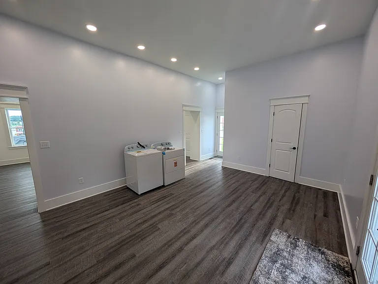 1003 Commercial St — Photo 13