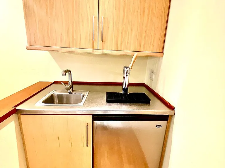 306 E Curling Dr — Photo 24