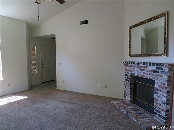 4th image of 629 Vineyards Ct