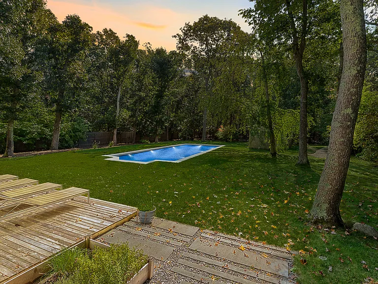 34 Runnymeade Dr — Photo 22