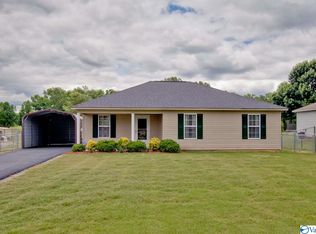 1028 Carter Grove Rd, Hazel Green, AL 35750