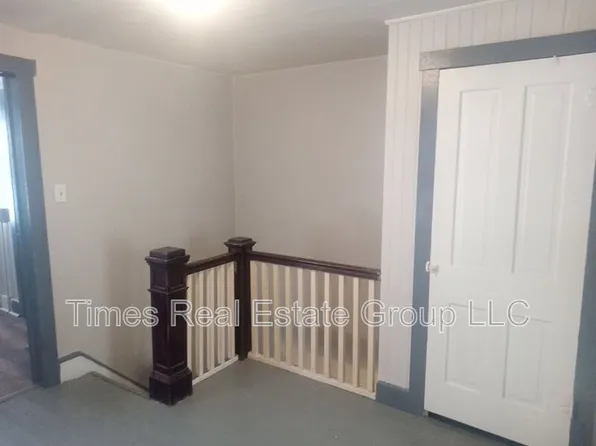 206 W Railroad St, Pottsville, PA 17901