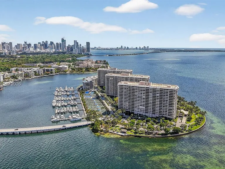 4 Grove Isle Dr #C-9 — Photo 3