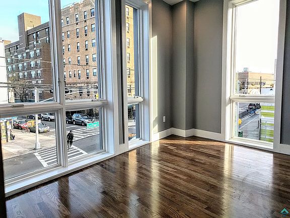 5th image of 207 Powers St #3