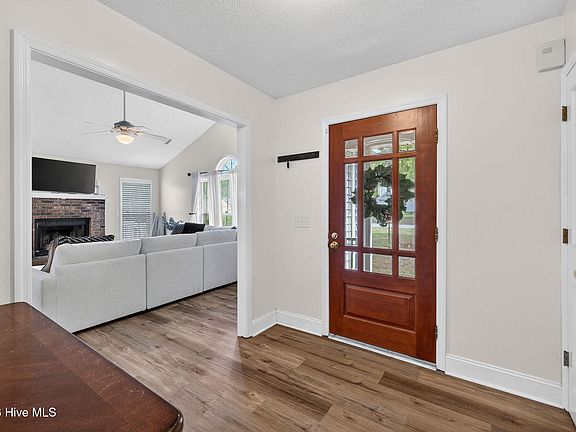 4th image of 1500 Grove Point Road
