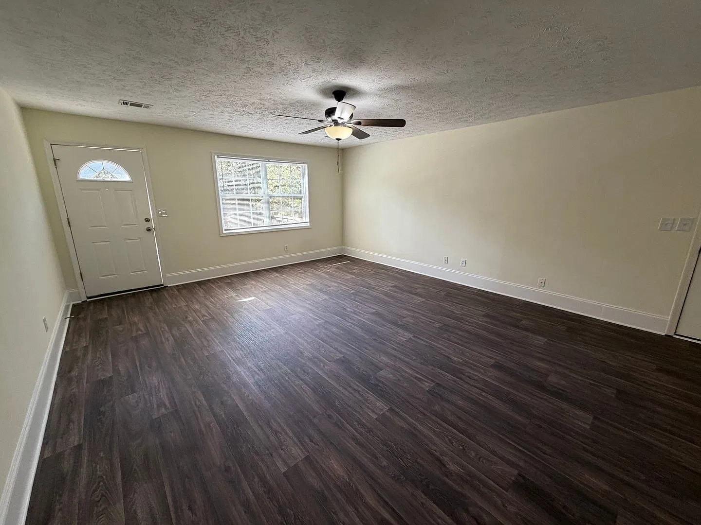 3884 Dollar Cr. — Photo 2