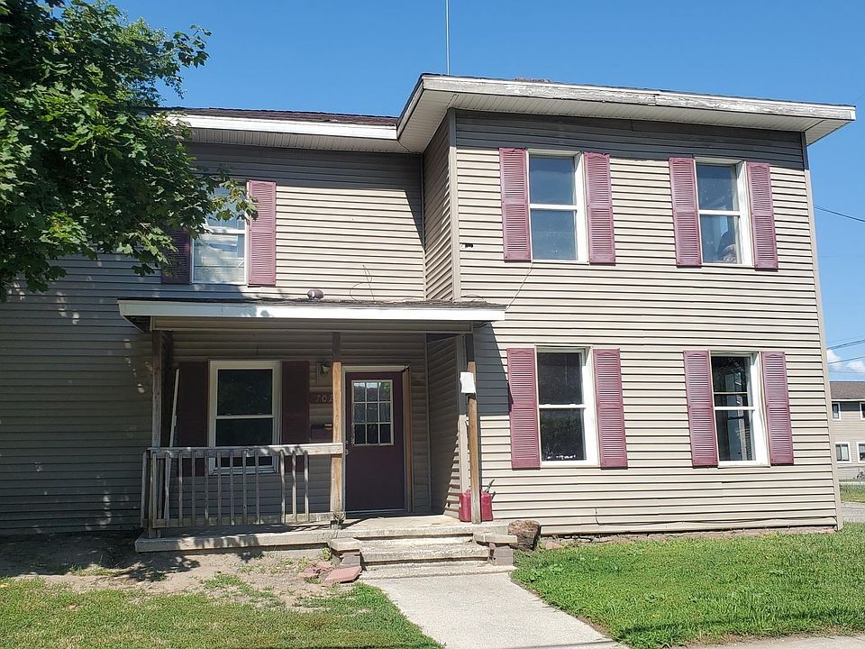 1st image of 702 S Oak St