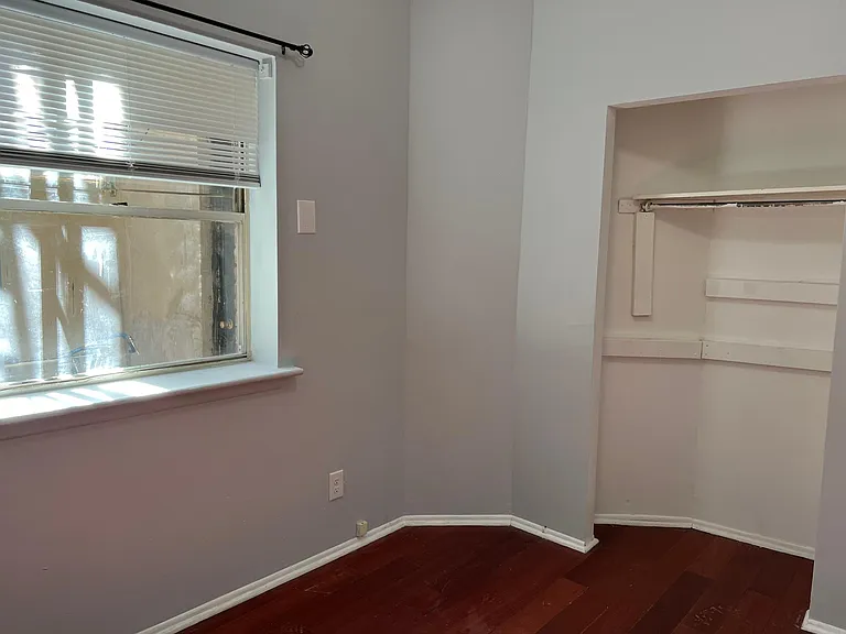 252 S 10th St #1F — Photo 9