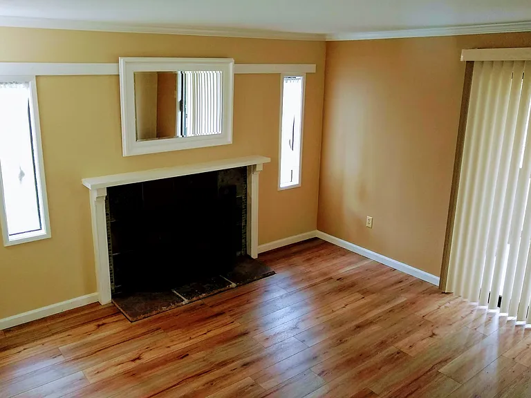603 Sutton Ln — Photo 8