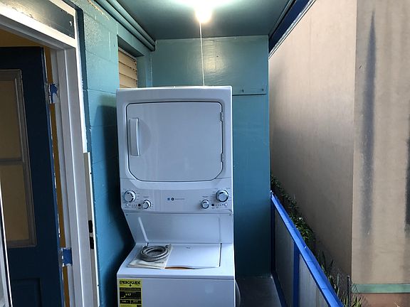 3rd image of 938 Kapahulu Ave #201