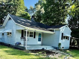 2520 McKnight Mill Rd, Greensboro, NC 27405