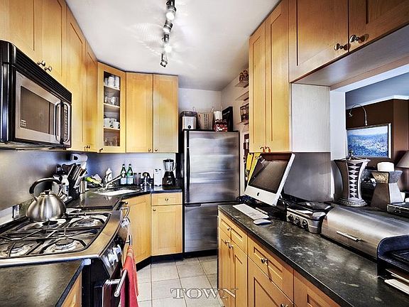 5th image of 372 Central Park W APT 8K