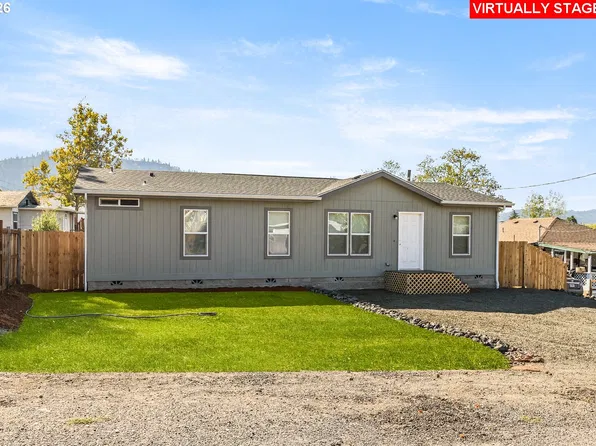 271 SE Robinson St, Winston, OR 97496