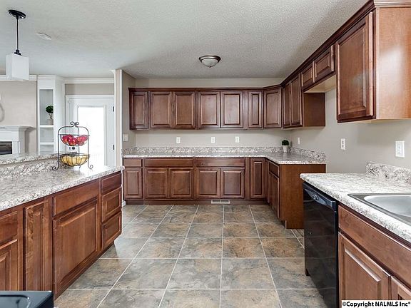 3rd image of 2500 Willena Dr SE