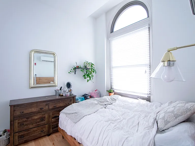 Queen Village Lofts — Photo 10