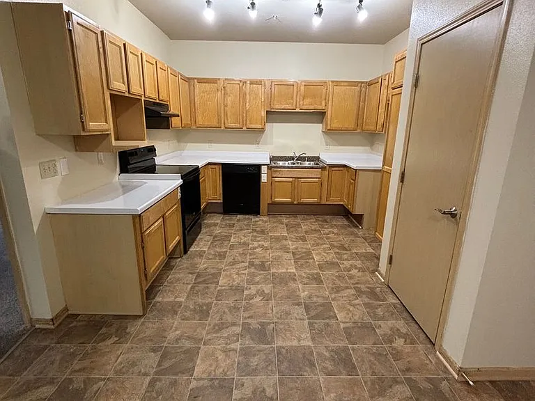 1210 W North Ave — Photo 4