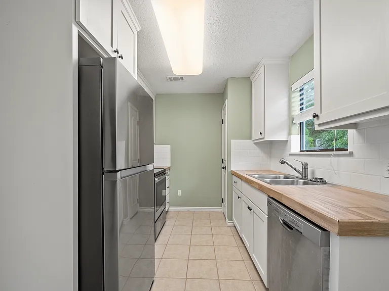 306 Hub Dr — Photo 7