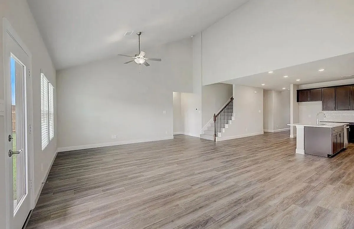 5 bed, 3.0 bath, 3060 sqft, $3,100 — Photo 3