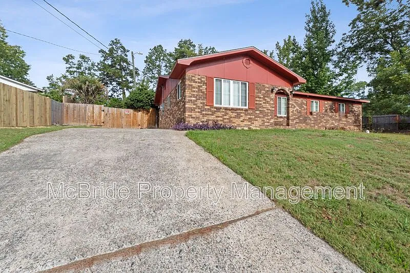 4 bed, 2.0 bath, 1696 sqft, $1,495 — Photo 4