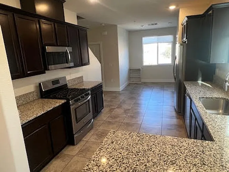 3056 Sterling Ridge Cir — Photo 4