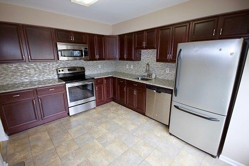 3rd image of 3338 Buckeye Ln