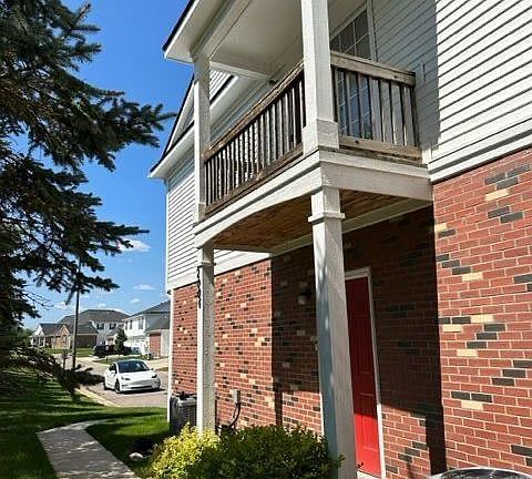 3rd image of 2004 Riversedge Dr #80