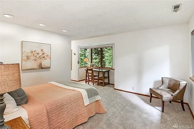 7030 NE Dolphin Dr — Photo 16