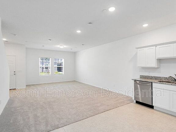 4th image of 3150 Merton Aly