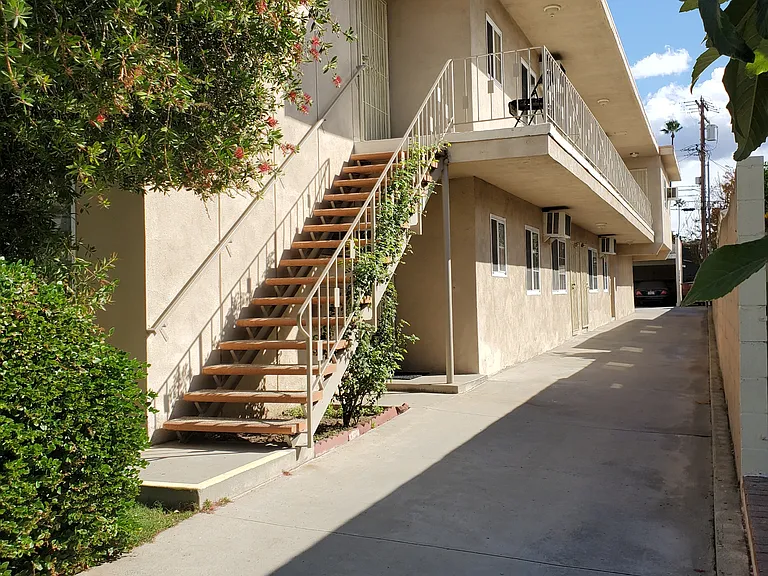 1128 Raymond Ave #6 — Photo 1