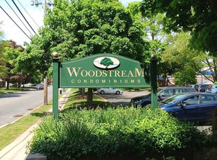 816 South Ave APT K11, Secane, PA 19018