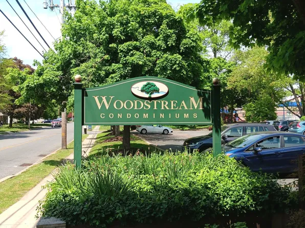 816 South Ave APT K11, Secane, PA 19018