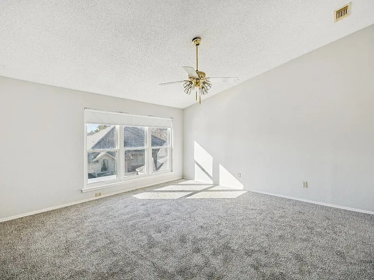 709 Bridget Way — Photo 18