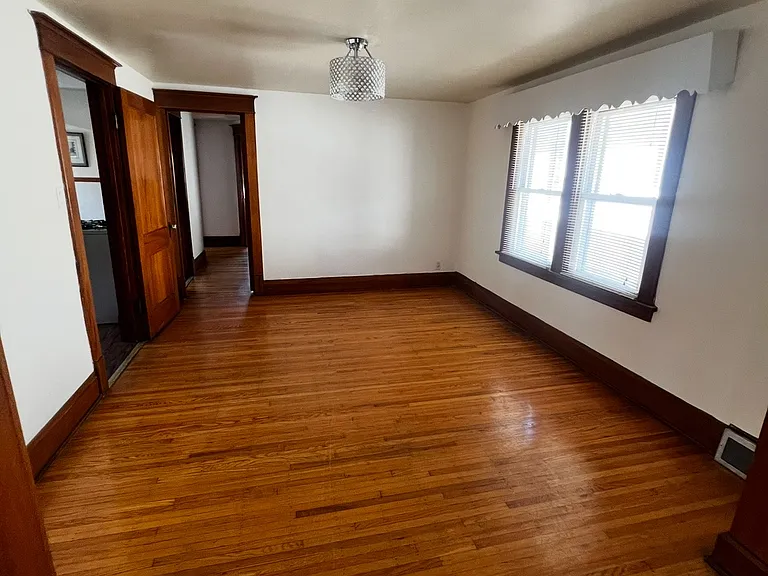 31 Ruspin Ave — Photo 7