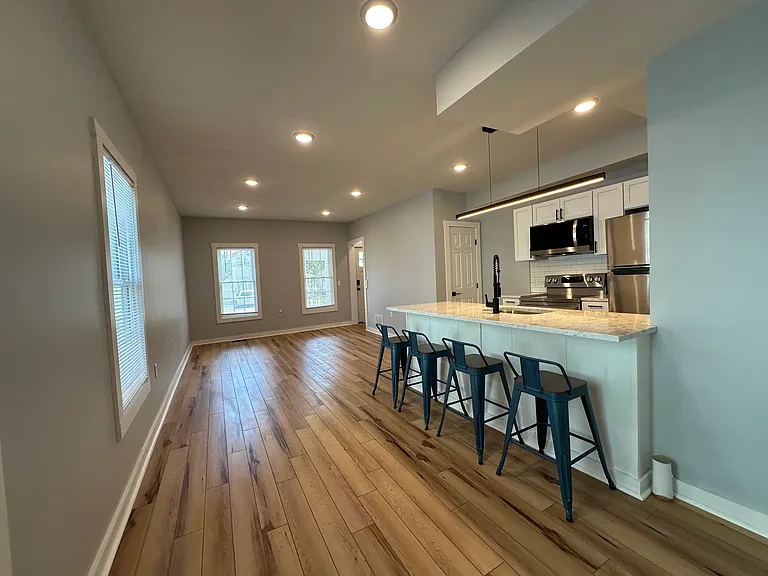 128 Caroline Ave #1 — Photo 32
