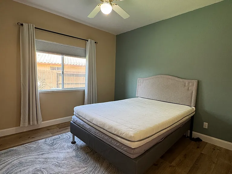 1370 Kerslake Cir — Photo 31