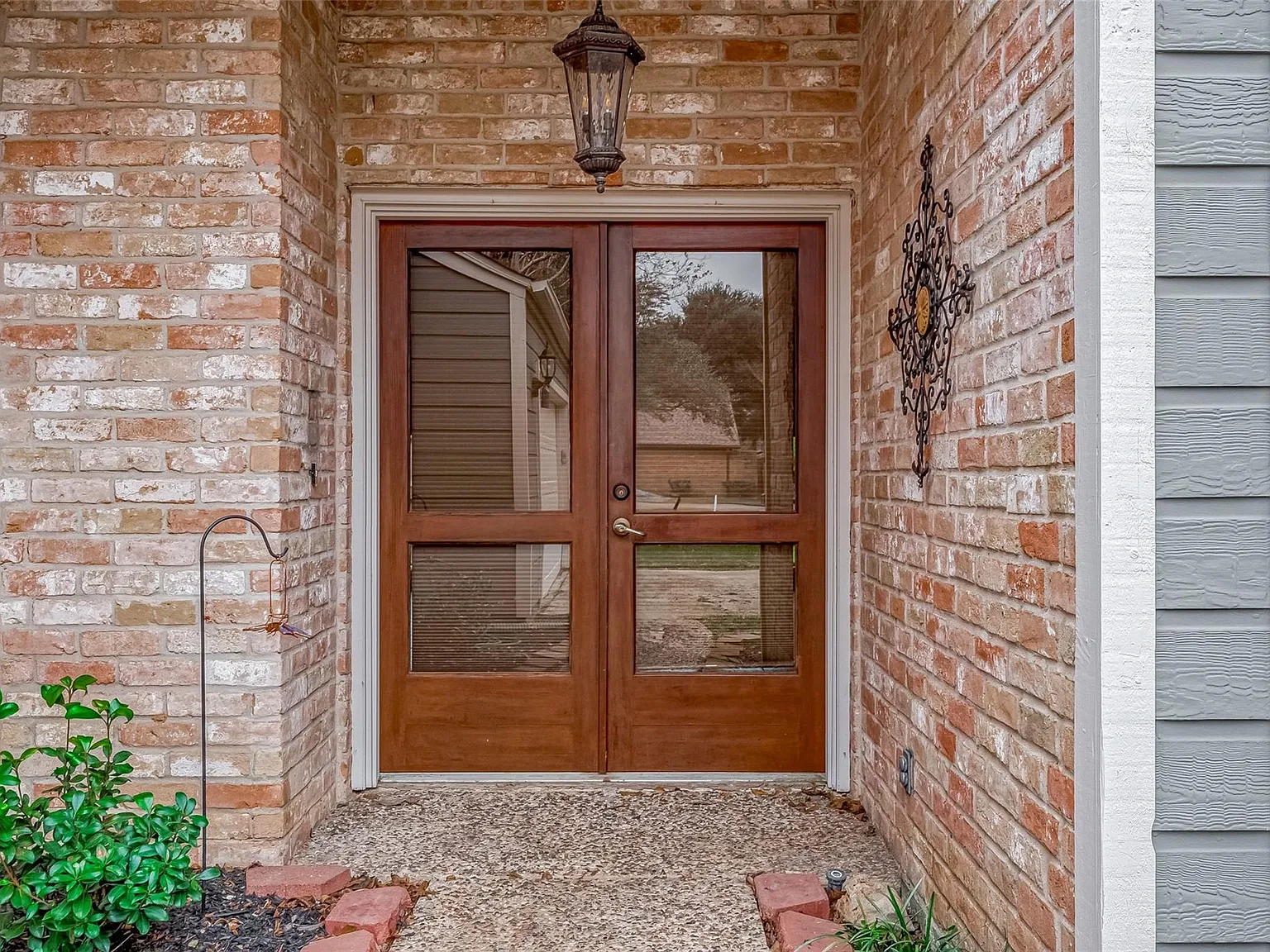 3 bed, 2.0 bath, 1805 sqft, $1,900 — Photo 3