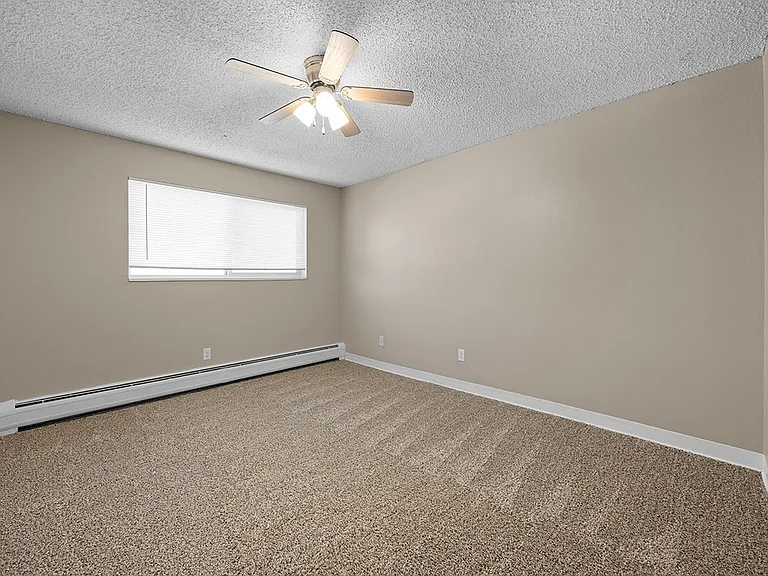 Garden Pointe — Photo 11