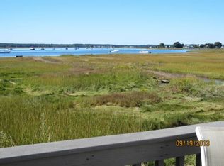 17 Bragg Ave, Hampton, NH 03842