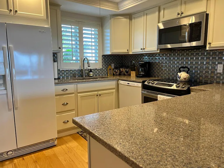 52 Yacht Club Dr #308 — Photo 9