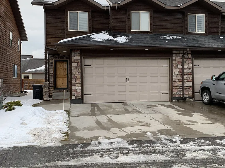718 Valley Centre Dr #12 — Photo 1