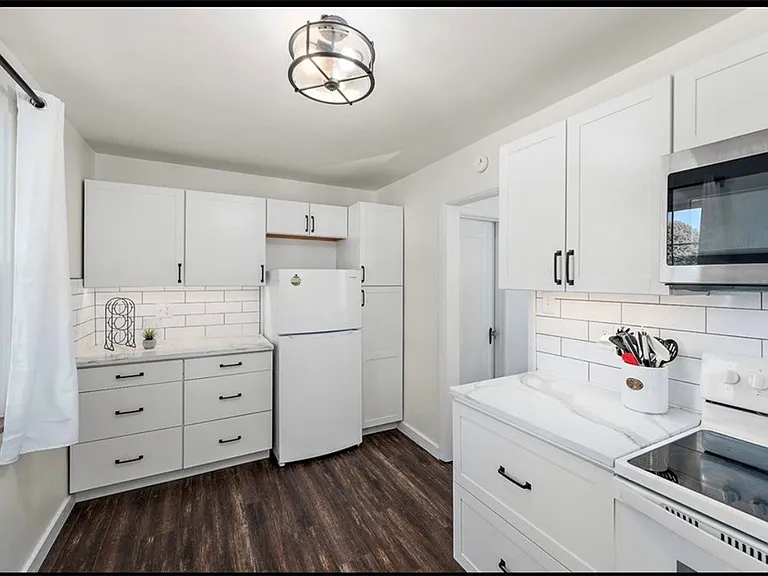 327 Chestnut St — Photo 6