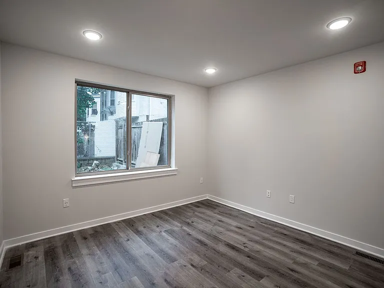 3409 Wallace St — Photo 4