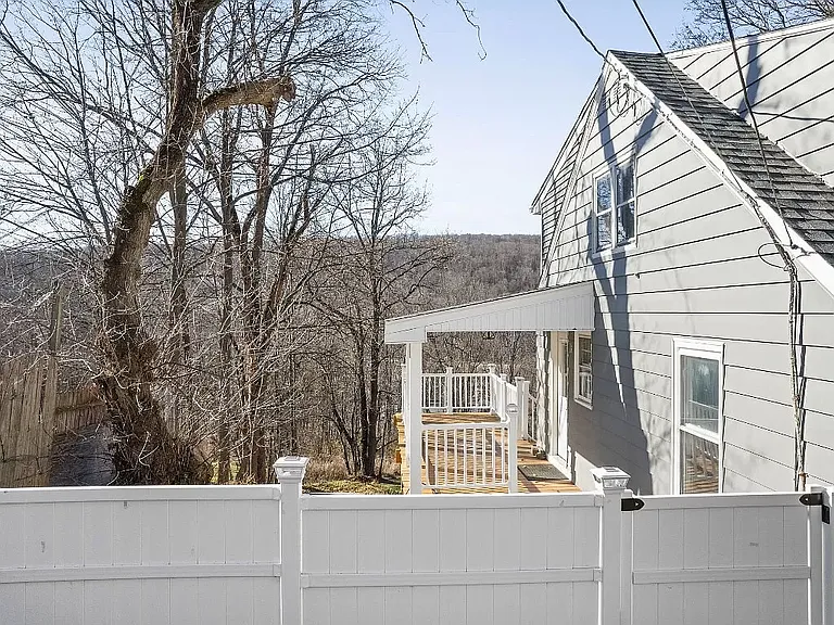 56 Powers Rd — Photo 36