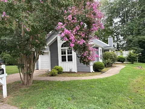 16 Pipers Glen Ct — Photo 3
