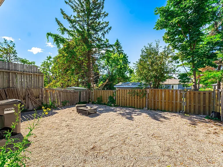 88 Bernick Dr — Photo 25